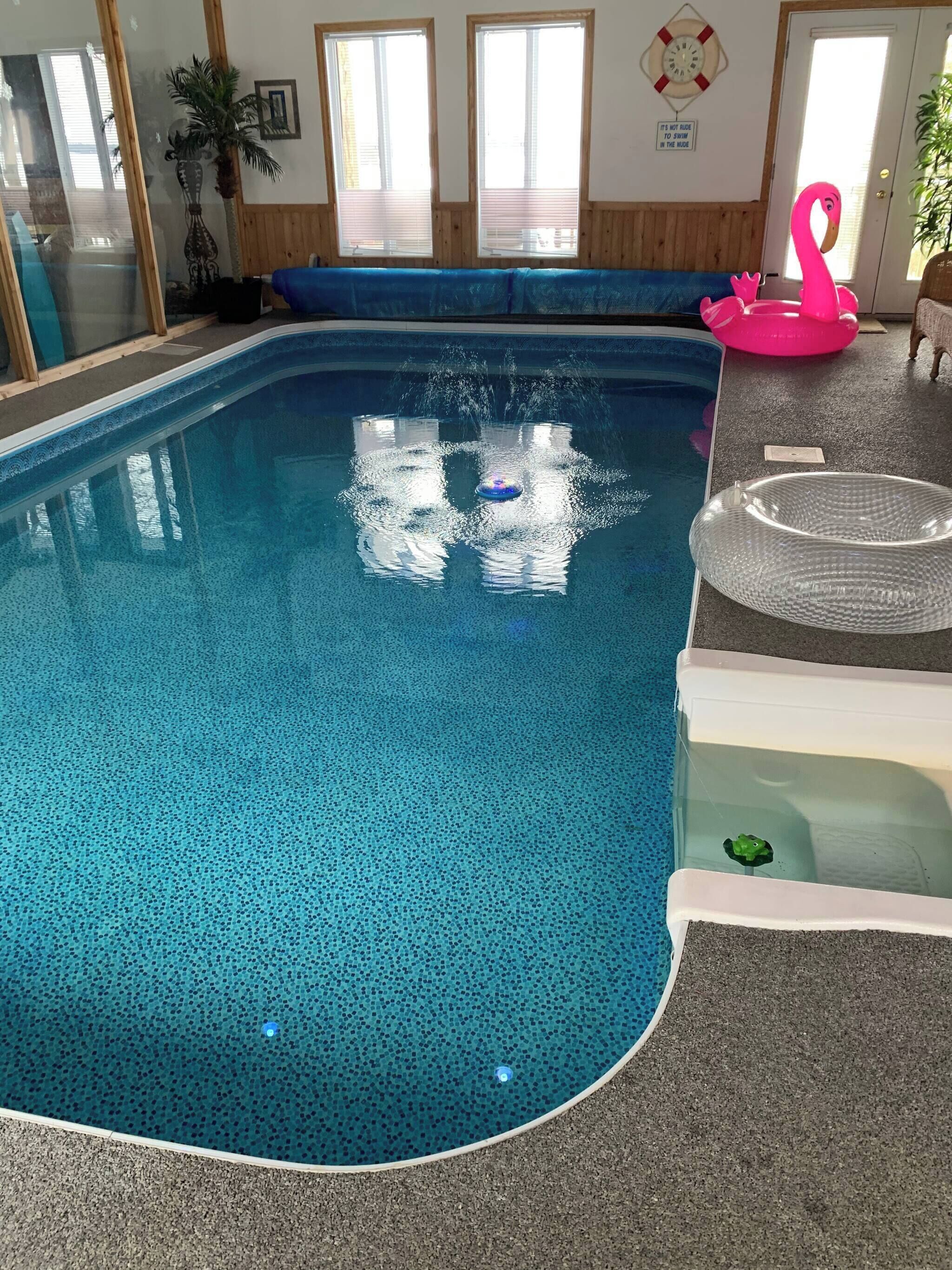 Chambre, 2 chambres, piscine privée, vue jardin | Piscine | Piscine couverte
