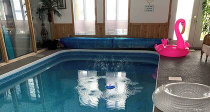 Room-guest Suite With Private Heated ind