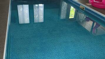 Chambre, 2 chambres, piscine privée, vue sur le jardin | Piscine | Piscine intérieure