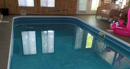 Room-guest Suite With Private Heated ind