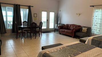 Room, 2 Bedrooms, Private Pool, Garden View | 2 bedrooms