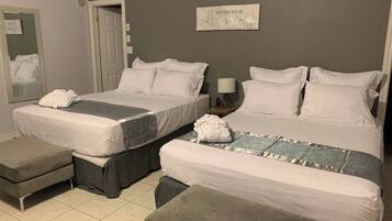 Room, 2 Bedrooms, Private Pool, Garden View | 2 bedrooms