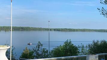 Room, 2 Bedrooms, Private Pool, Garden View | Property grounds