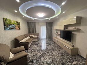 TV - Apartment located Mestre center, good connection to Venice&Airport (Venezia)