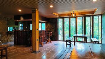 Lunch, dinner served; Thai cuisine, garden views