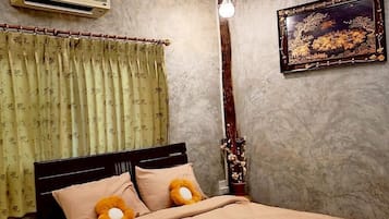 مكتب ومساحة عمل للكمبيوتر المحمول وواي فاي مجانًا