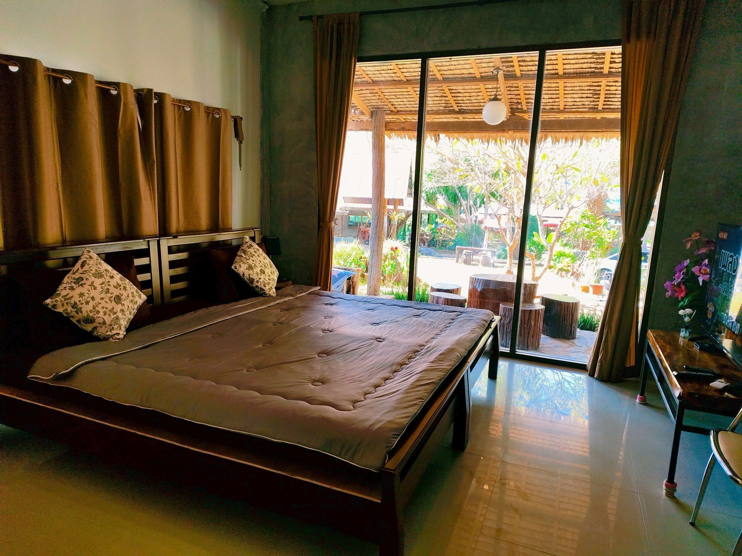 Habitación doble, vistas al jardín | Escritorio, espacio para trabajar con un portátil, wifi gratis