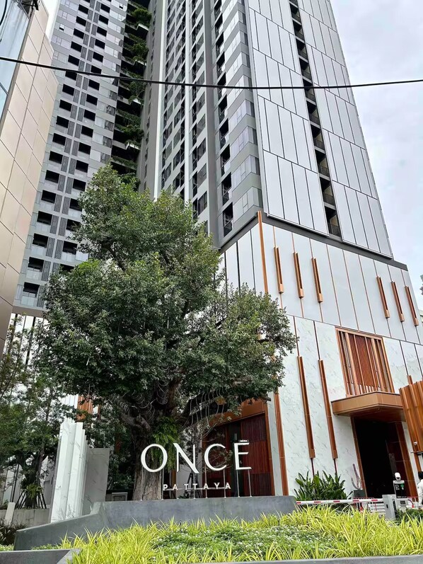 المنشأة من الخارج