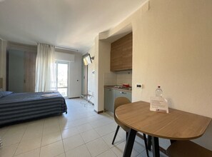 1 bedroom, iron/ironing board, WiFi, bed sheets - Cozy apartments for a family vacation within walking distance of the sea (Diano Marina)