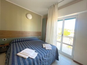 1 bedroom, iron/ironing board, WiFi, bed sheets - Cozy apartments for a family vacation within walking distance of the sea (Diano Marina)