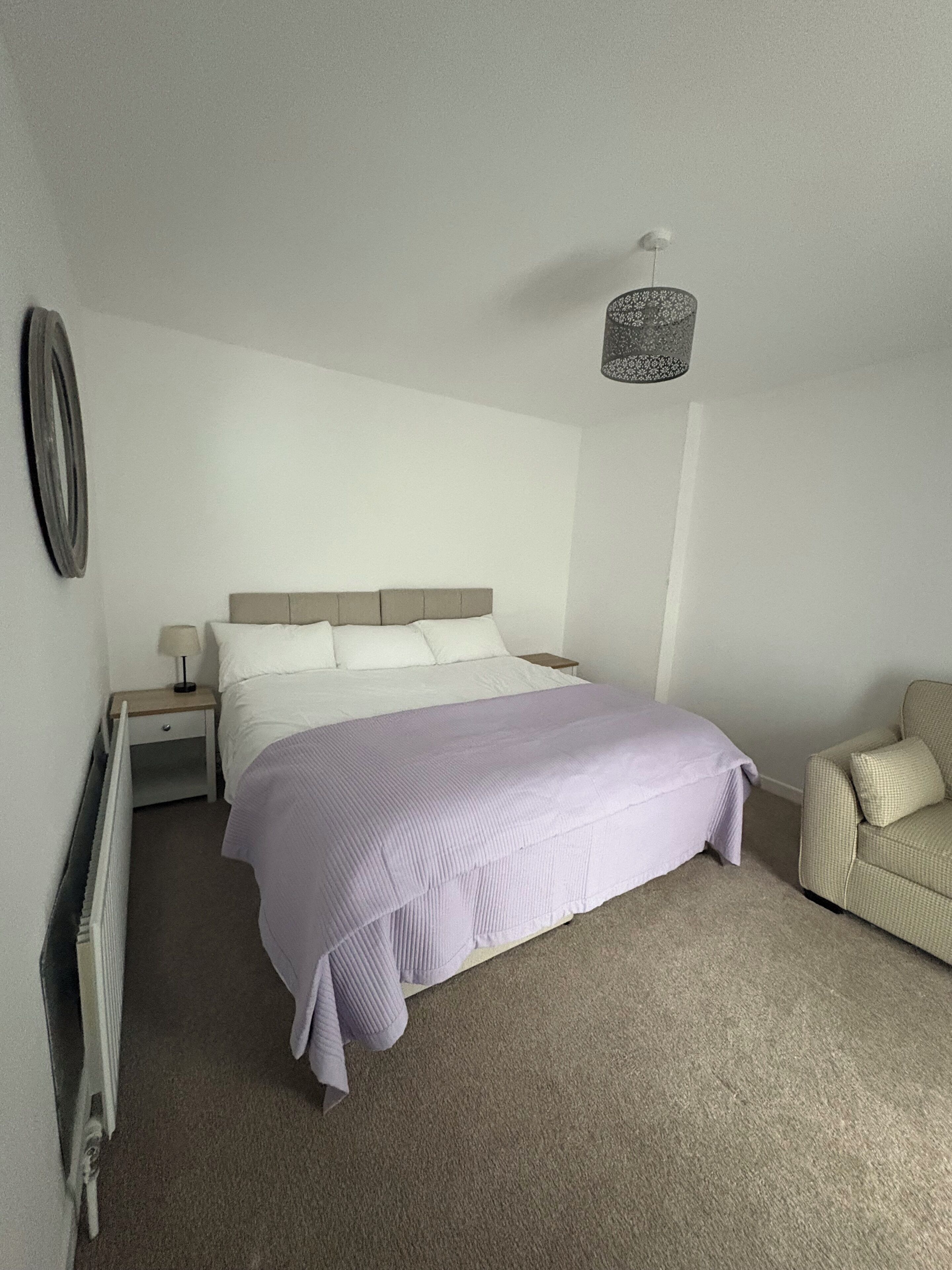 4 slaapkamers, een strijkplank/strijkijzer, gratis wifi, beddengoed