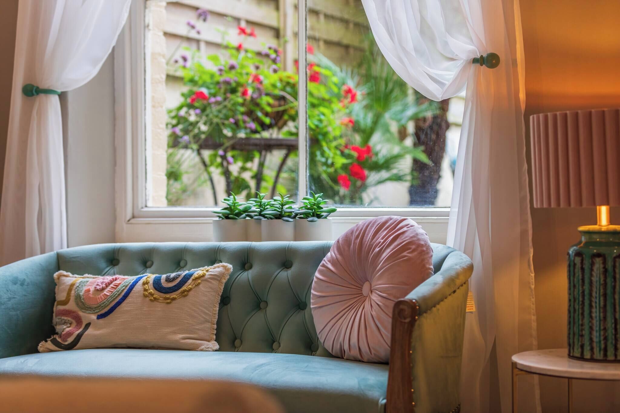 Apartment, 1 Bedroom, Smoking, Balcony | Living area