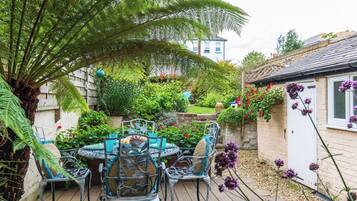 Apartment, 1 Bedroom, Smoking, Balcony | Garden