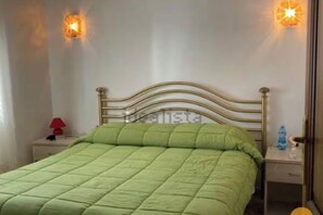 2 slaapkamers, een strijkplank/strijkijzer