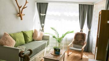 Fernseher, Tischtennisplatte