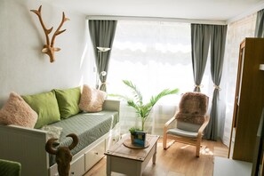 TV, mesa de pingue-pongue