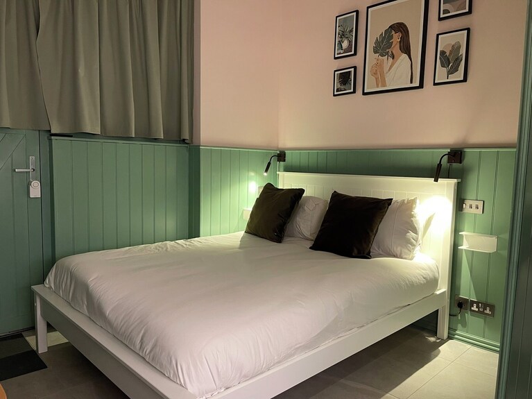 The Mews Room - Southampton