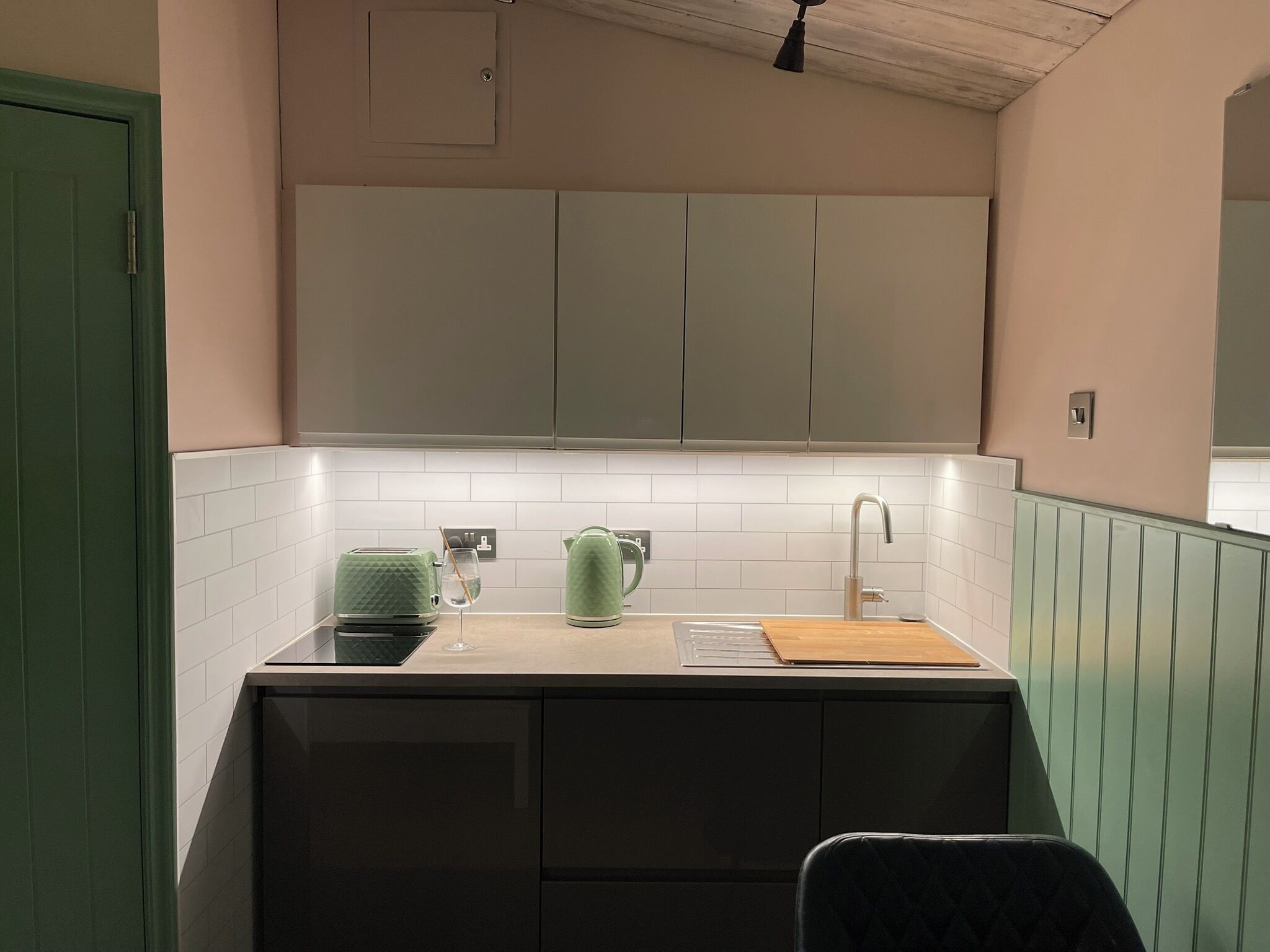 Fridge, microwave, stovetop, toaster