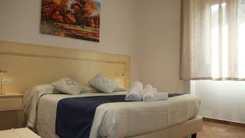 Comfort-Zimmer, 1 Schlafzimmer, mit Bad, Blick auf den Innenhof