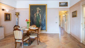 Apartment, Stadtblick | Speisen