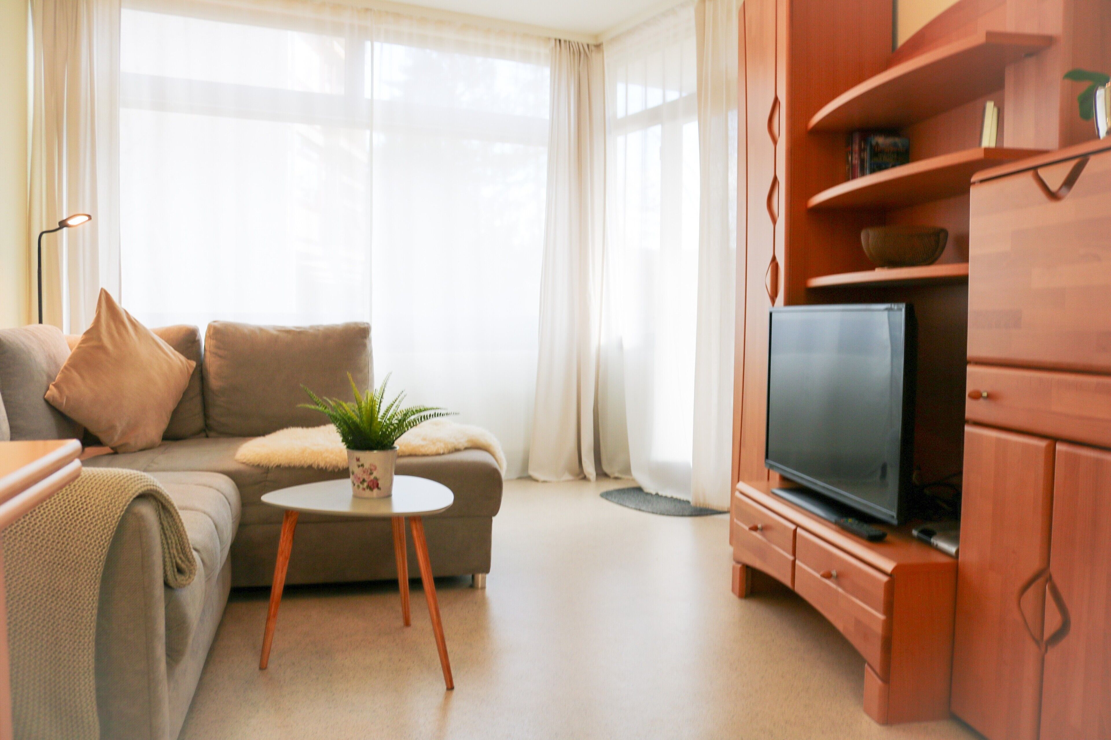 Fernseher, Tischtennisplatte