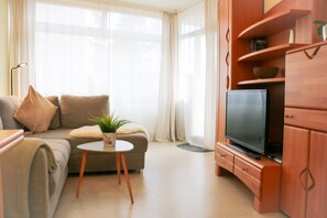 Télévision, table de tennis de table