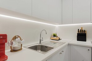 Fridge, microwave, oven, stovetop - Kolonaki Luxury Residence, Bill & John Apartments & Villas (Athens)