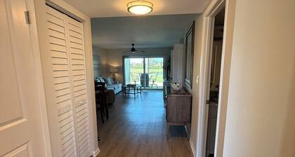 6 minutes to Beach, Peaceful 1st floor 2-bed in sunny St.Pete, Golf course views