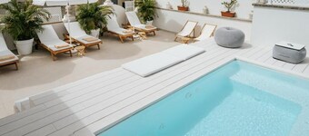 EMBLEMATICO F24 ONLY ADULTS B&B