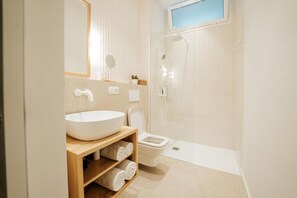 Bathroom - EMBLEMATICO F24 ONLY ADULTS B&B (Santa Cruz de Tenerife)