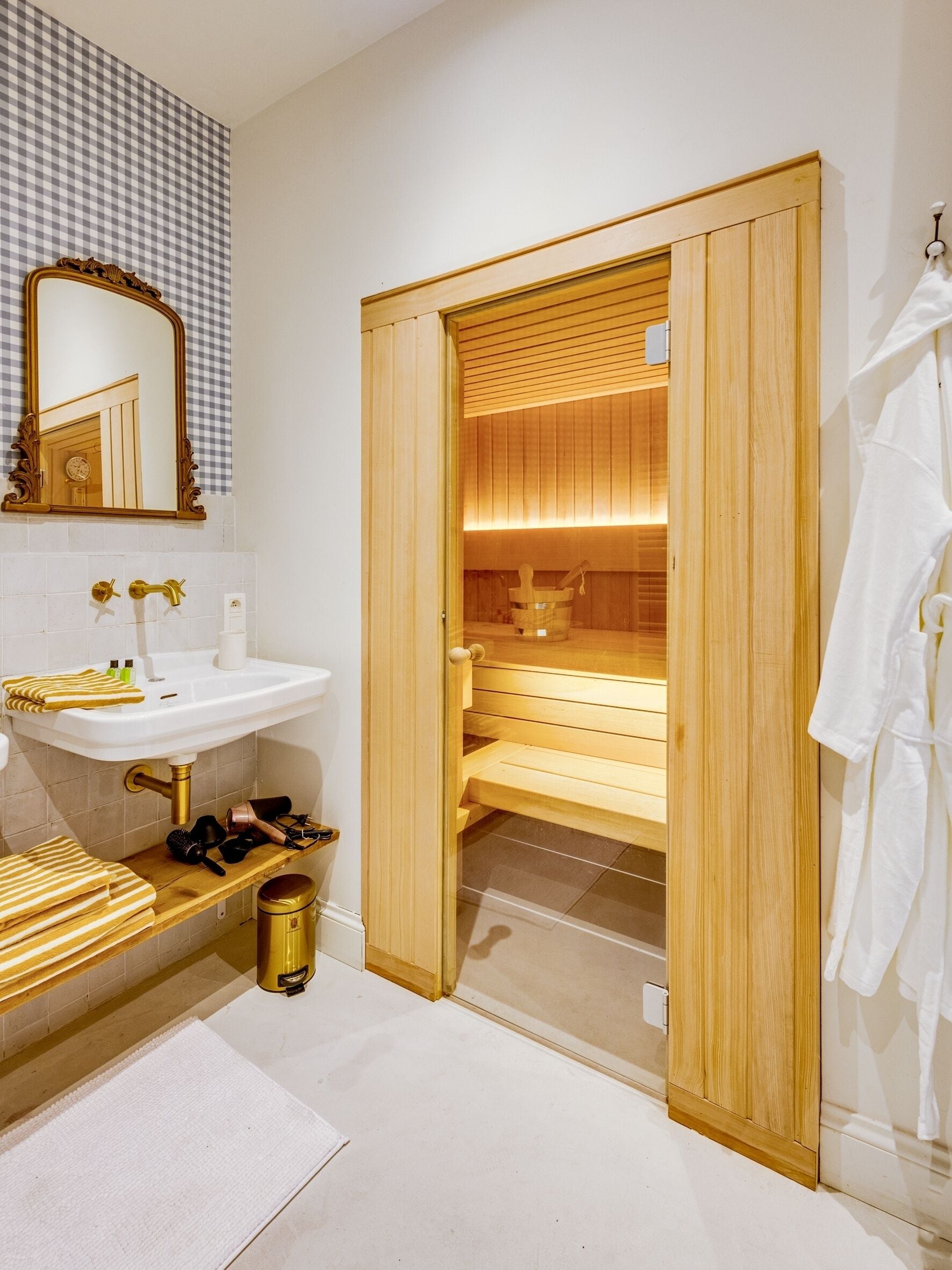 Deluxe Double Room, Courtyard View | Sauna