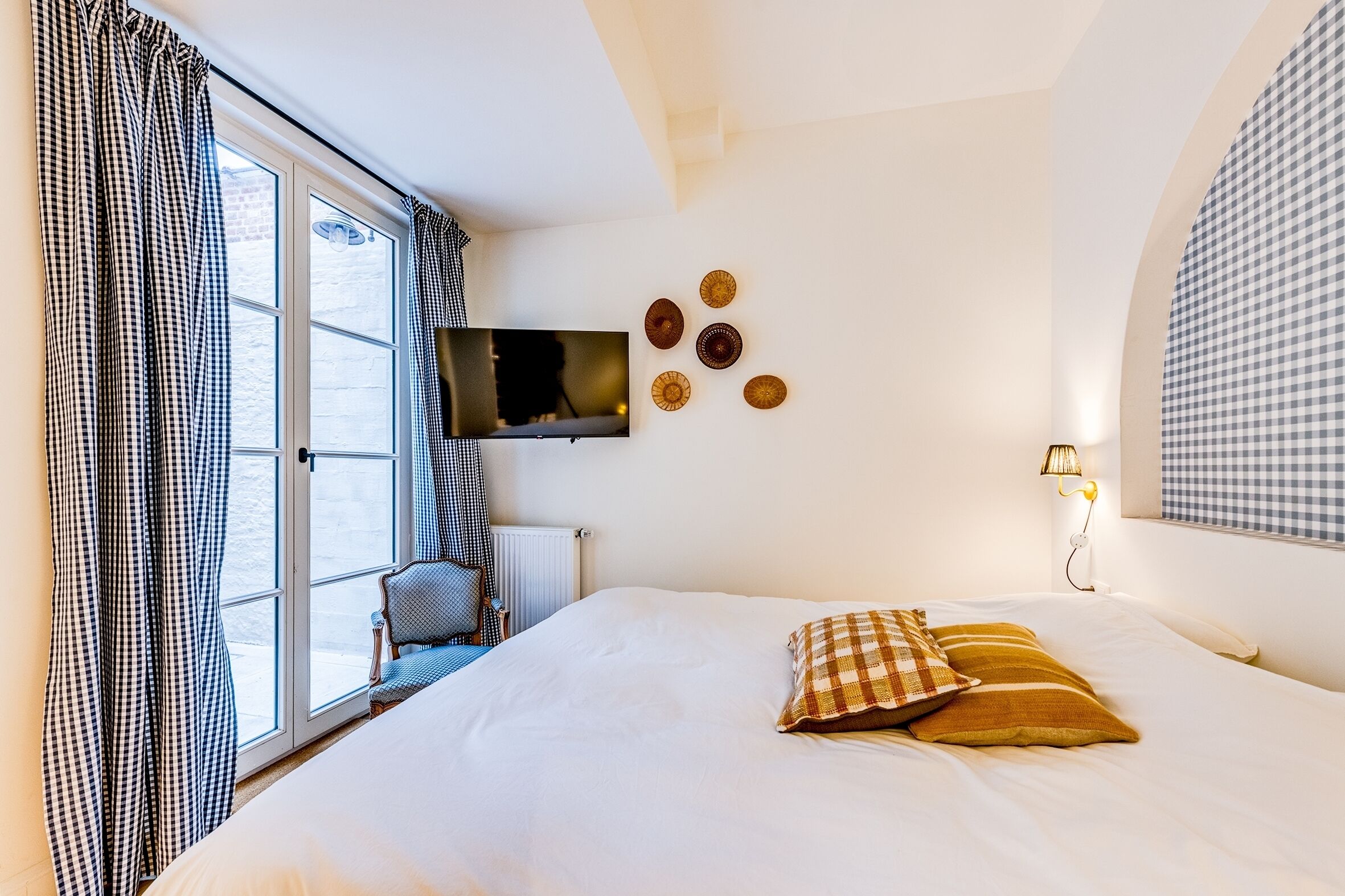 Deluxe tweepersoonskamer, uitzicht op binnenplaats | Geluiddichte muren, gratis wifi