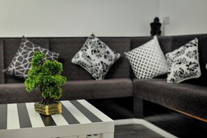 Interior - Four Oaks House – Family-Friendly Stay with Hot Tub & Games Room, Sleeps 16 (Carlisle)