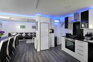 Fridge, microwave, oven, stovetop - Four Oaks House – Family-Friendly Stay with Hot Tub & Games Room, Sleeps 16 (Carlisle)