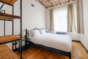 2 bedrooms, desk, iron/ironing board, free WiFi - Balcony-AC-Smart TV | 10 min to Taksim & İstiklal (Istanbul)