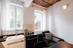 Interior - Balcony-AC-Smart TV | 10 min to Taksim & İstiklal (Istanbul)