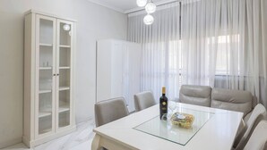 Dining - 1 BR Apartment in Schneller Jerusalem Israel (Jerusalem)