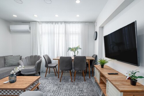 Cozy Central Flat Near Marmaray in Uskudar
