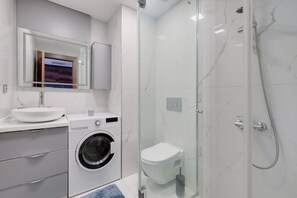 Shower, hair dryer, towels - AC - Next to Bomontiada - Residence Building (Istanbul)