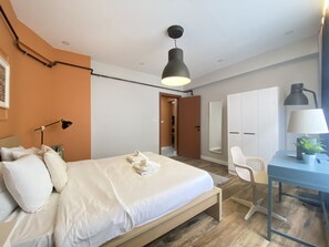 3 bedrooms, desk, iron/ironing board, free WiFi - Central & Comfortable Flat in Historic Balat (Istanbul)