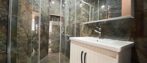 Shower, towels
