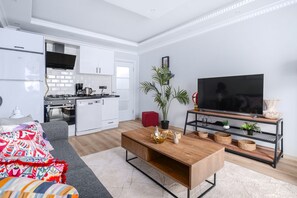 TV - Newly Built in Sisli • Fast WiFi • Elevator (Istanbul)
