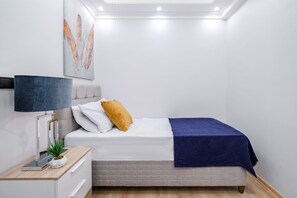 3 bedrooms, desk, iron/ironing board, free WiFi - Newly Built in Sisli • Fast WiFi • Elevator (Istanbul)