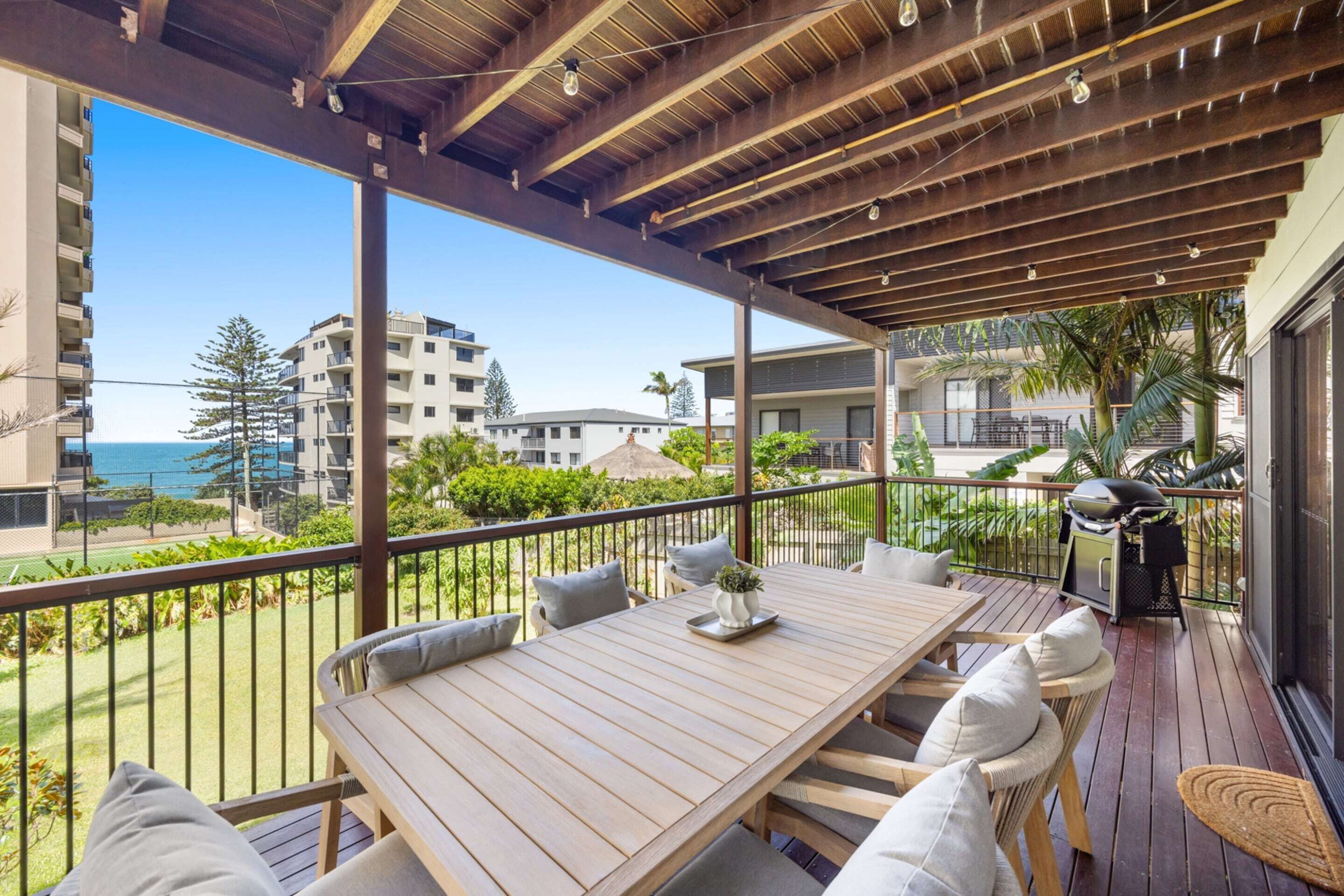 Apartment | Outdoor dining
