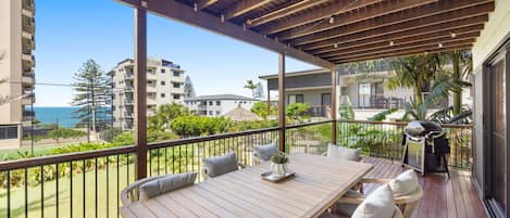 Apartment | Outdoor dining