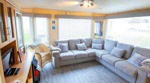 TV - Willow Way 170 - Parkdean Camber Sands (Camber)