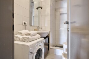 Shower, bidet - Hostmate - Milano - Savona - Solari (Milano)