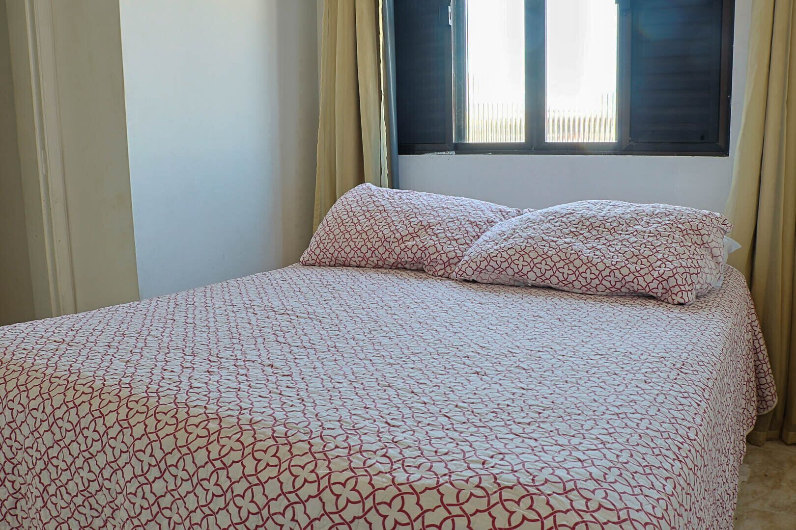 2 bedrooms, iron/ironing board, free WiFi