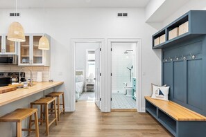 2 makuuhuonetta, silitysrauta/-lauta, Wi-Fi, vuodevaatteet