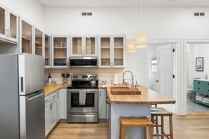 Mikroaaltouuni, uuni, liesi, astianpesukone